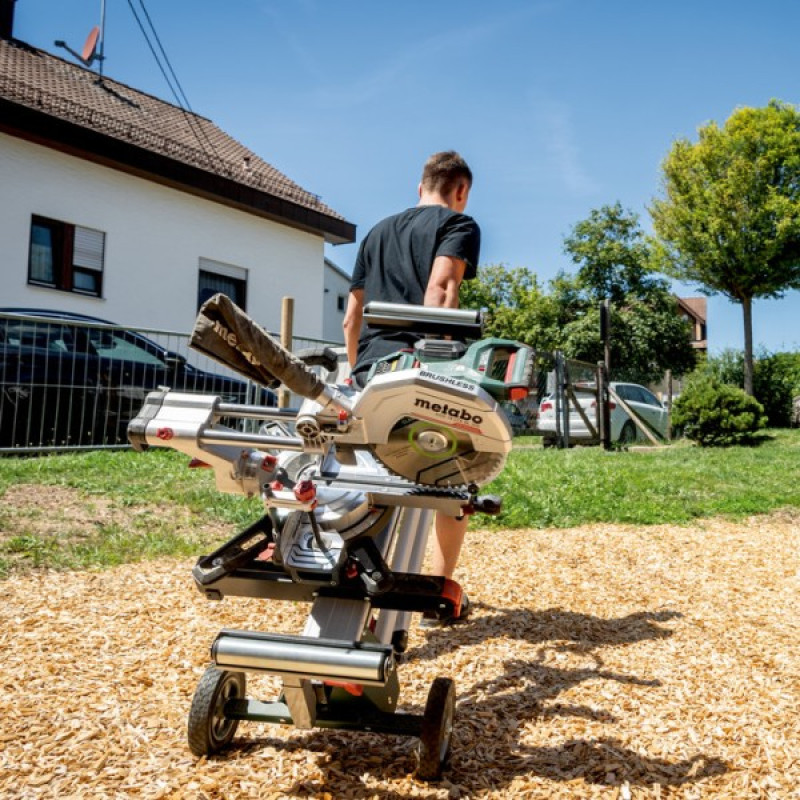 Акумуляторна торцювальна пила Metabo KGS 18 LTX BL 254 (614254850)