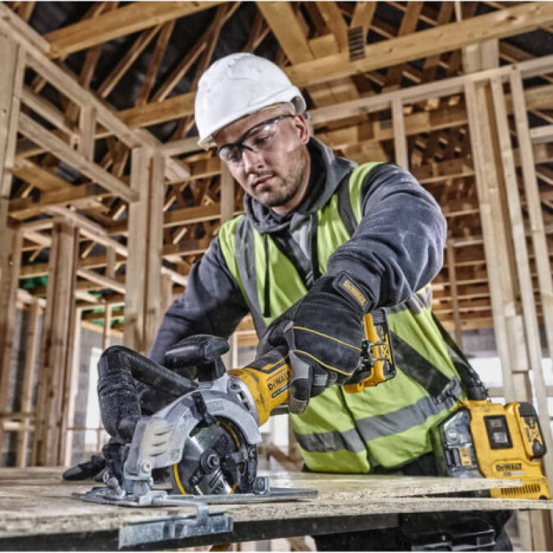 Акумуляторна дискова пила безщіткова DeWALT DCS571NT XR Li-lon 18В Ø115х9,5мм 4500об/хв