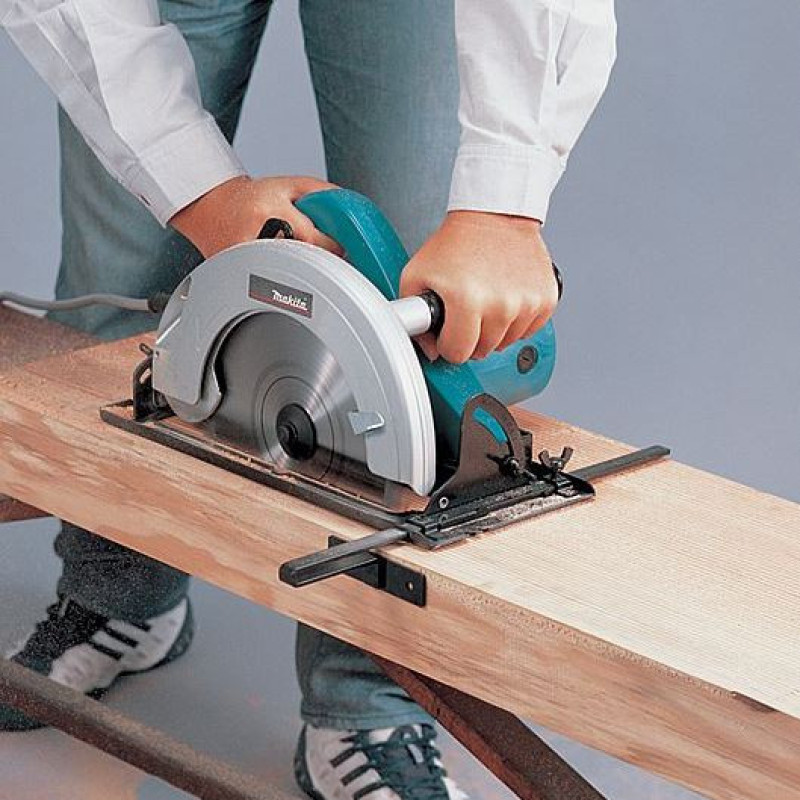 Дисковая пила Makita N5900B