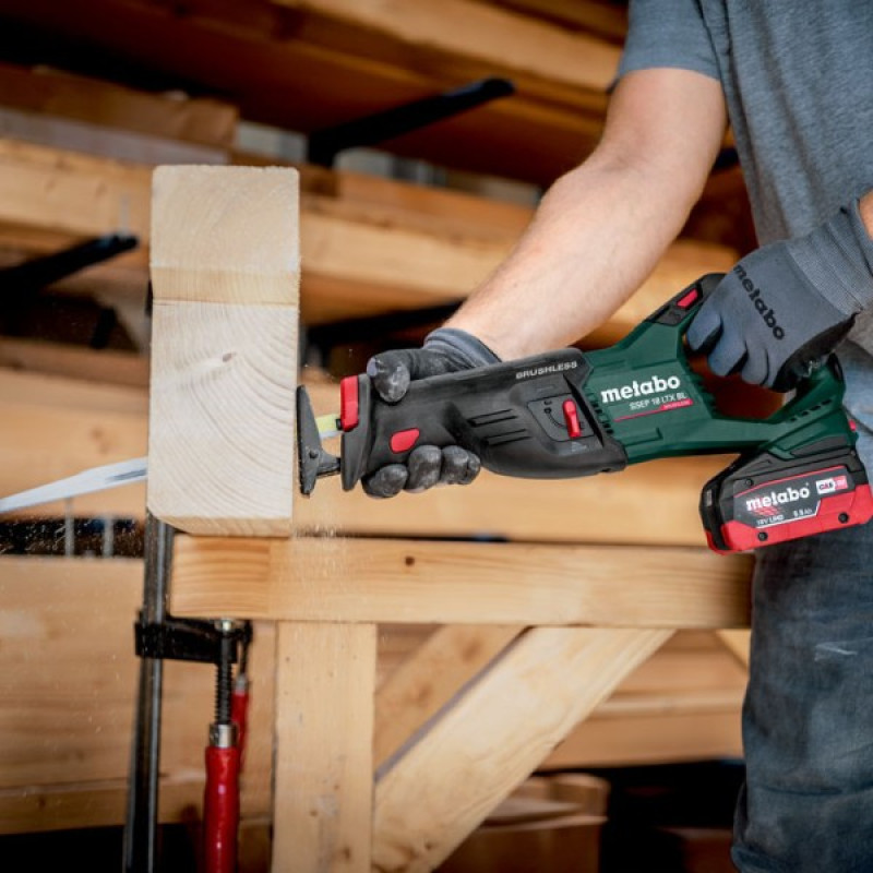 Акумуляторна шабельна пила Metabo SSEP 18 LT BL 0-3000 ход/хв (601617850)
