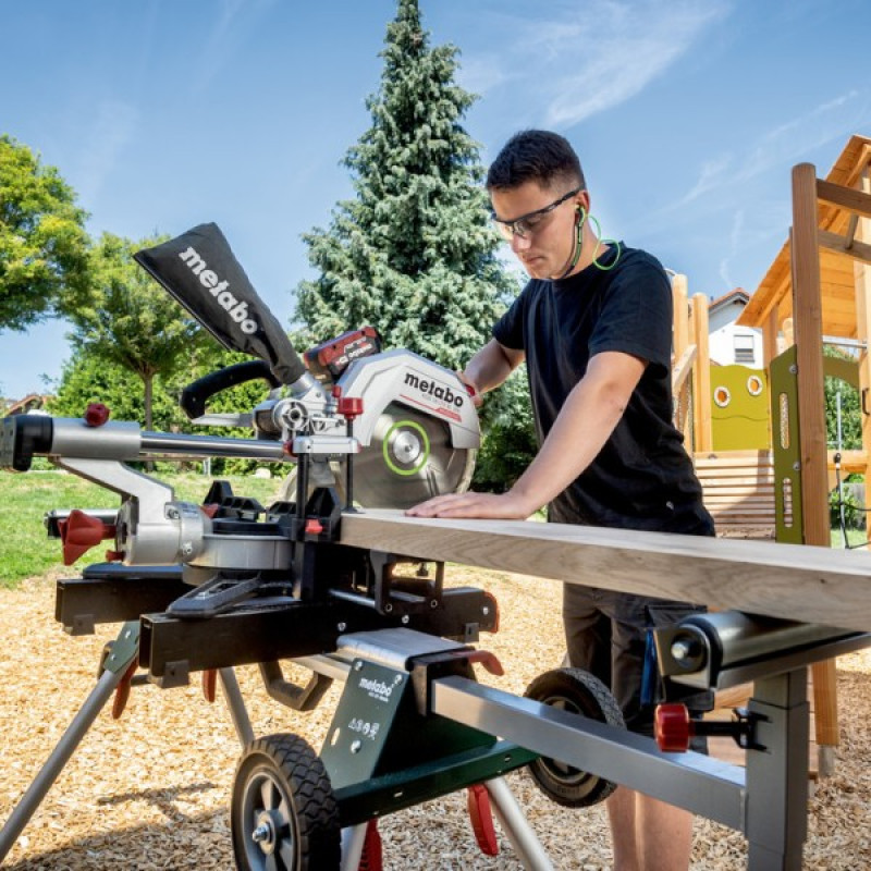 Акумуляторна торцювальна пила Metabo KGS 18 LTX BL 305 (614305810)