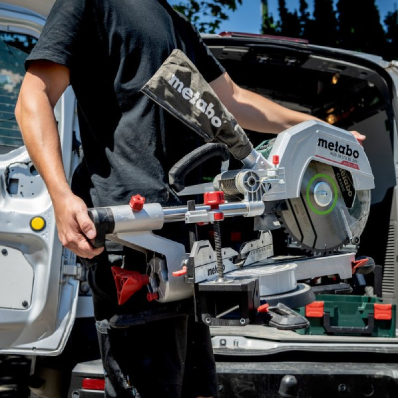 Акумуляторна торцювальна пила Metabo KGS 18 LTX BL 305 (614305810)