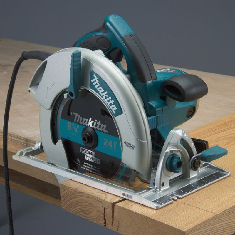Ручная циркулярка Makita 1800Вт, 210мм