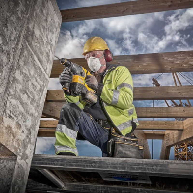Перфоратор аккумуляторный DeWALT DCH333NT