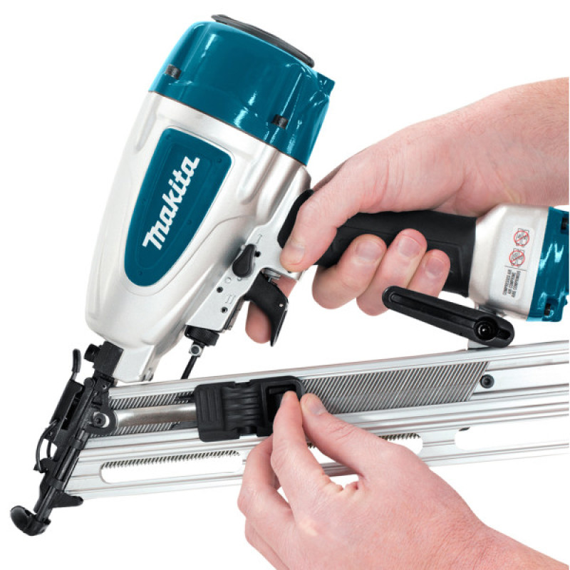 Пневматичний безщітковий степлер Makita AF635 32-64мм 15 Ga
