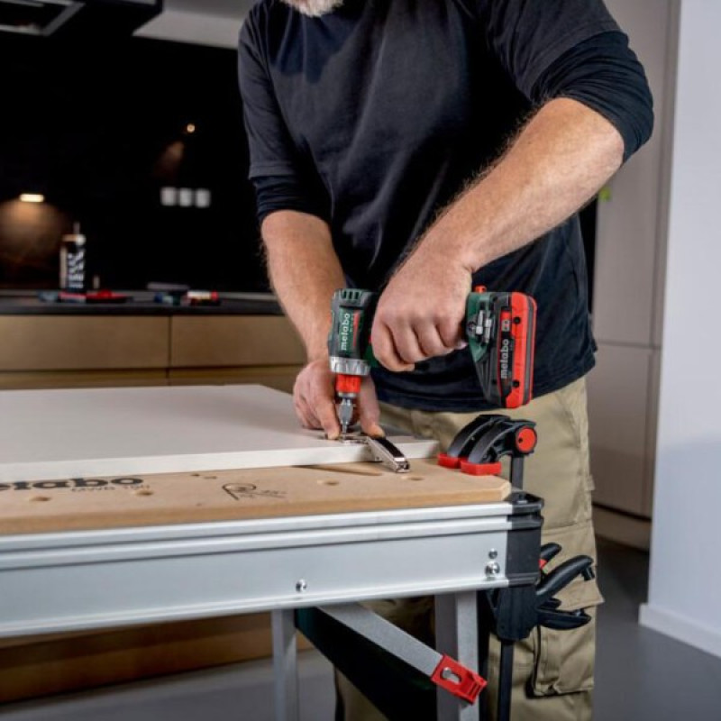 Аккумуляторная дрель-шуруповерт Metabo BS 18 L BL 2x2Ач Li-Power (613156500)