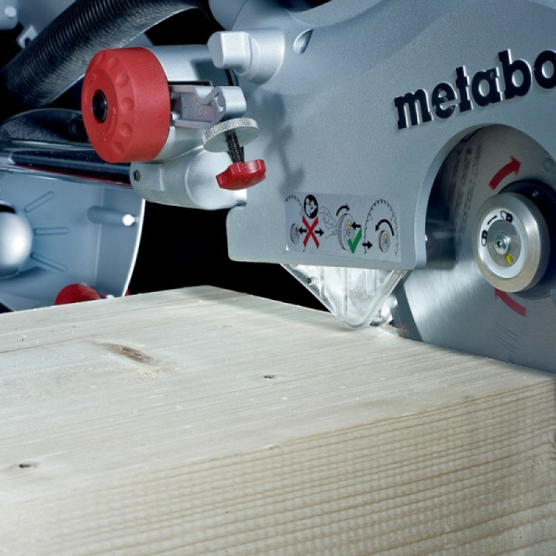 Торцювальна пила з тяговою функцією Metabo KGS 305 M 2000Вт диск 110х305 3700 об/хв з нахилом в два боки LED (613305000)