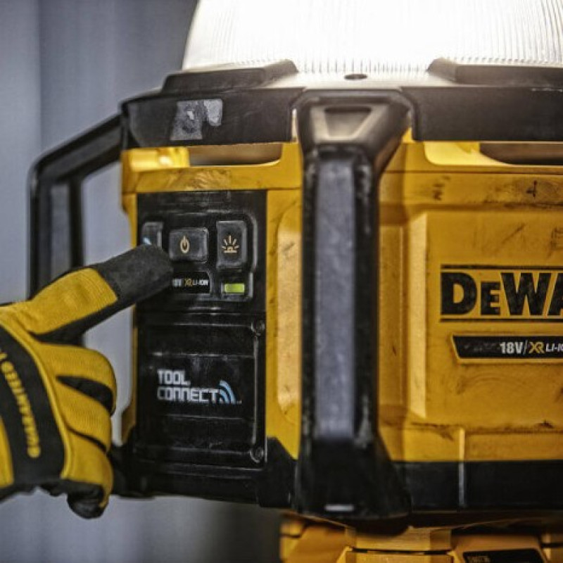 Акумуляторний світлодіодний ліхтар DeWALT DCL074 XR Li-Ion 18В 5000лм
