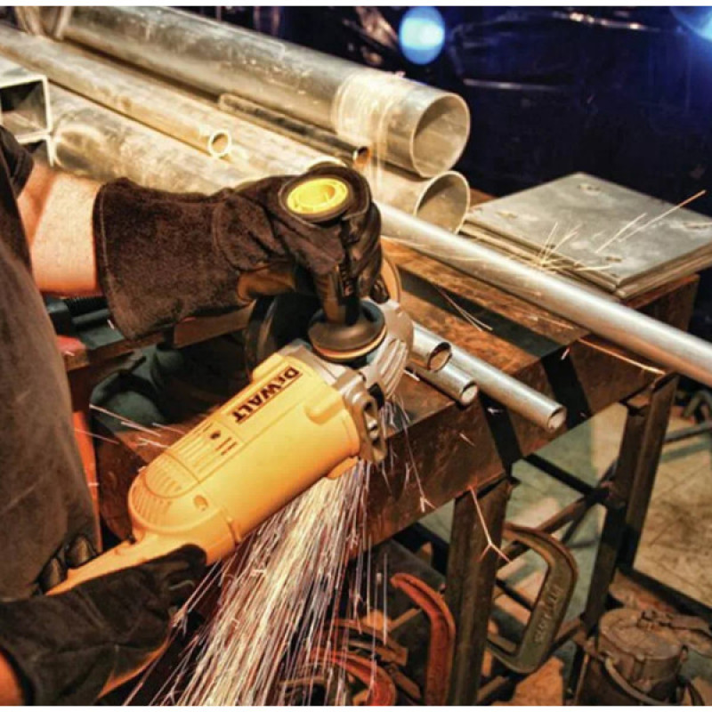 Угловая шлифмашина DeWALT DWE496 2600Вт