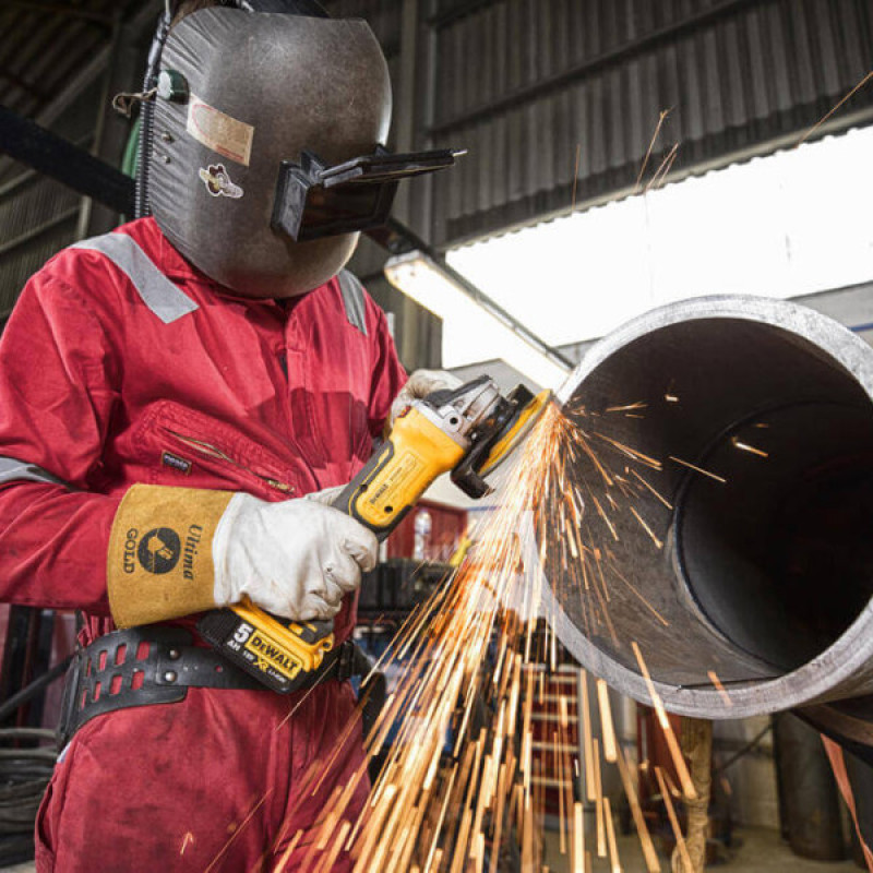 Угловая аккумуляторная бесщеточная шлифмашина DeWALT DCG405P3 XR Li-lon 18В Ø125мм 9000об/мин