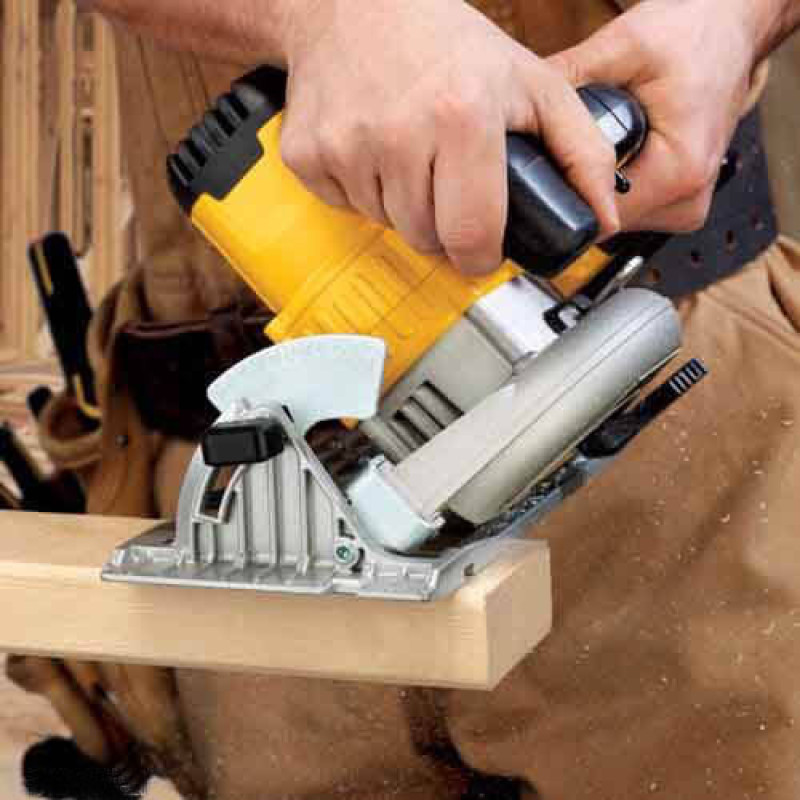 Дискова пилка акумуляторна DeWALT DCS570N