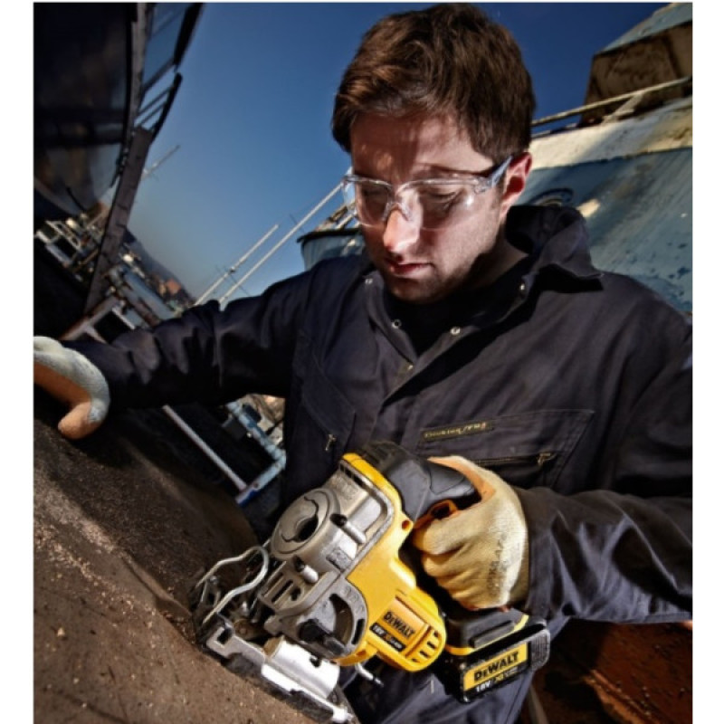 Аккумуляторный лобзик DeWalt DCS331N
