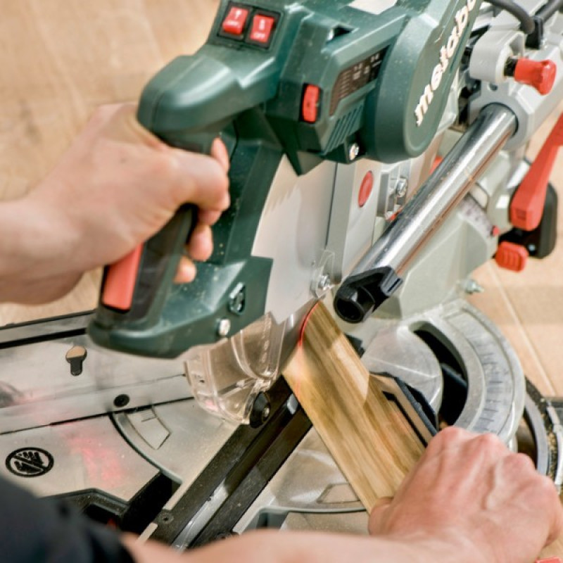 Торцювальна пила з тяговою функцією Metabo KGS 315 Plus 2200Вт диск 315х30 (0103150000)