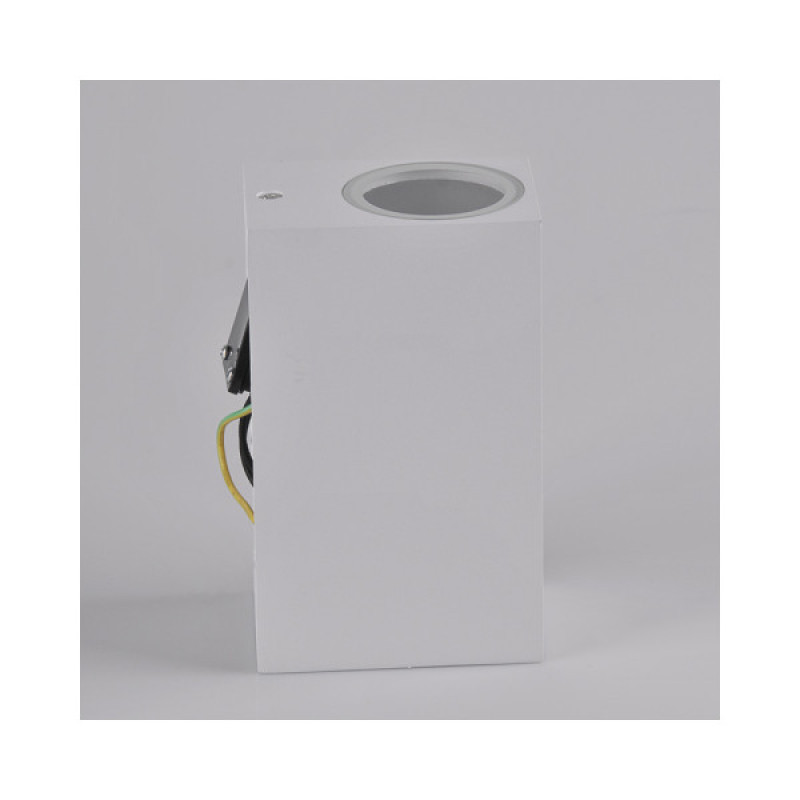 Уличный светильник Goldlux 313362 Boston GU10 2x10W IP44 WH