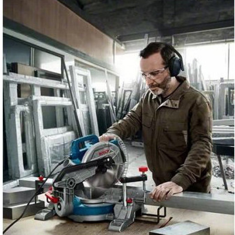 Торцевая пила Bosch GCM 216 (0601B33000)