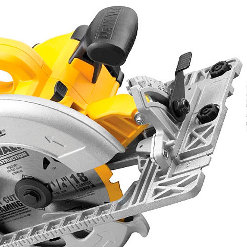 Пила циркулярная DeWALT DWE576K